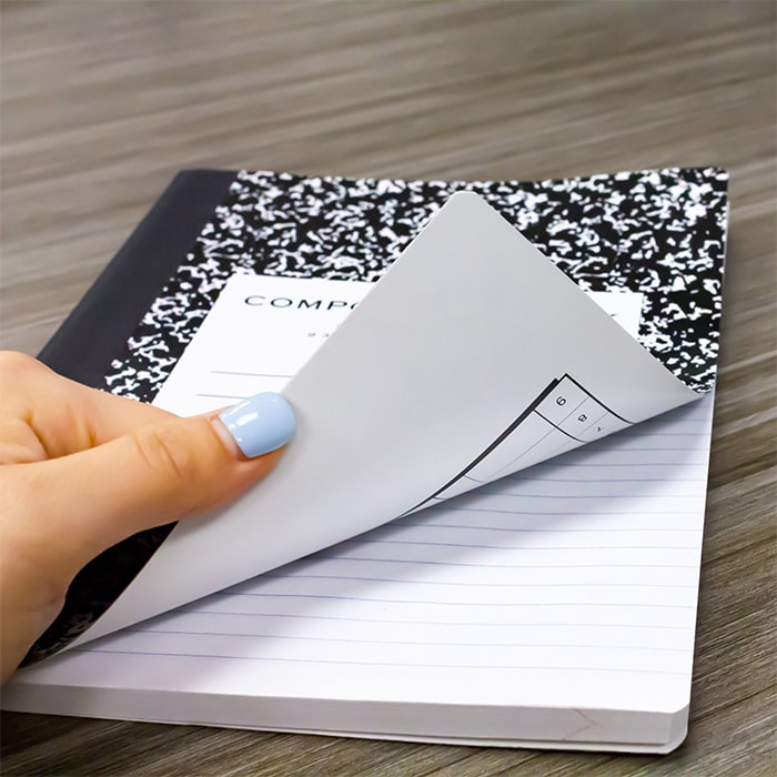 Med 100 karat sort marmor kompositionsbog - bred linjeret