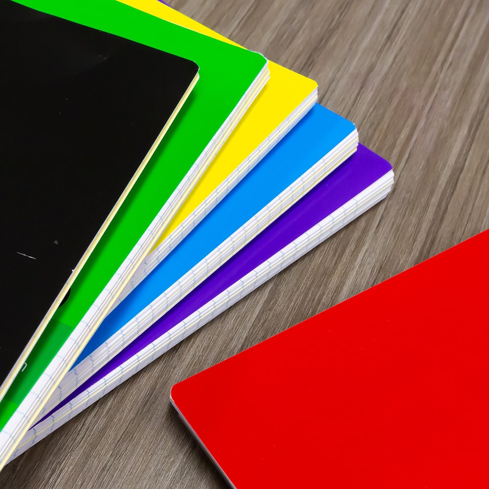 W/R 70 stk. spiralnotesbog med 1 emne - bred linjeret - tilfældig farve