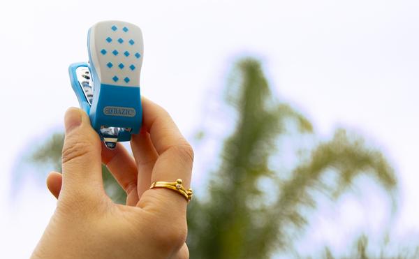 Mini Push Grip Standard (26/6) Hæftemaskine med 500 stk. hæfteklammer - Tilfældig farve