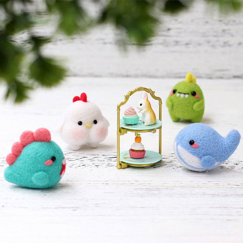 Green Dino Needle Felting Kit. Wizardi DIY Wool Craft Kit F07N8-W144