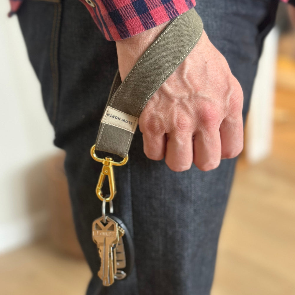 Nøglering med armbånd - Oliven