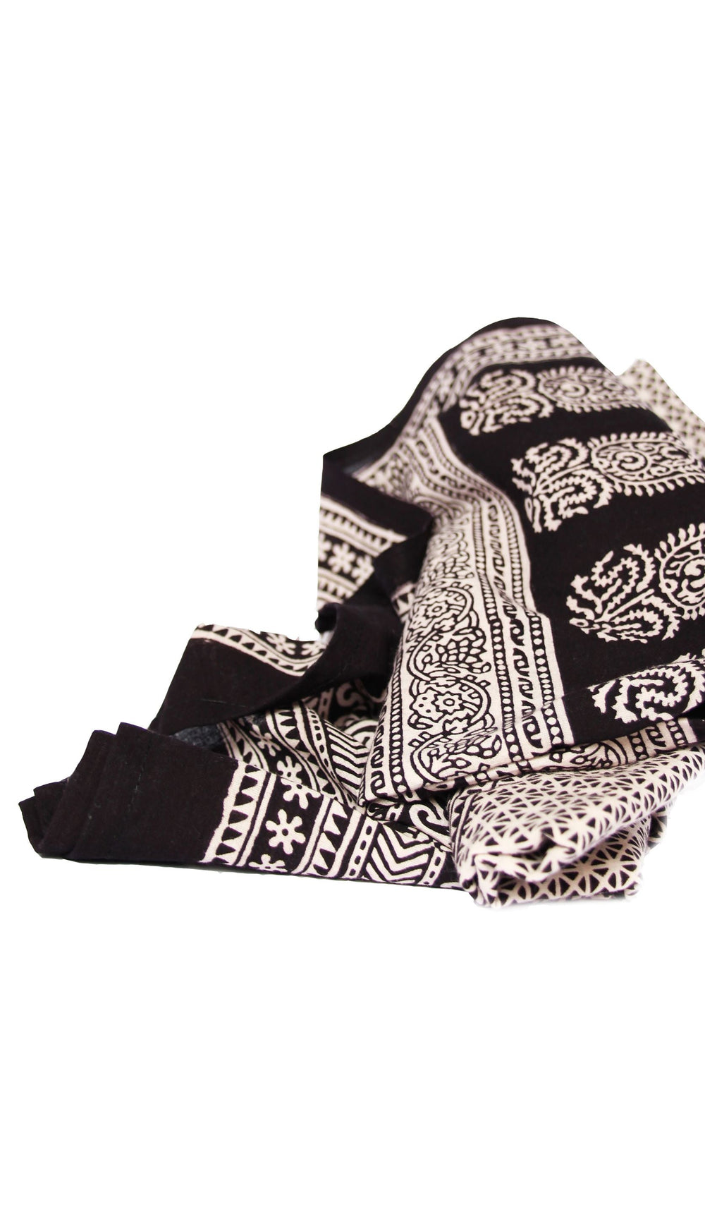 Røde og sorte paisely-design håndbloktrykte naturligt farvede tekstiler