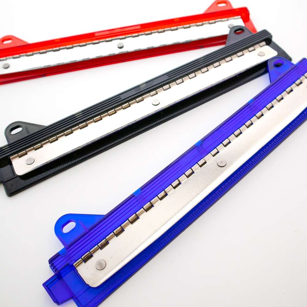 Portable 3-Hole Paper Punch - random Color